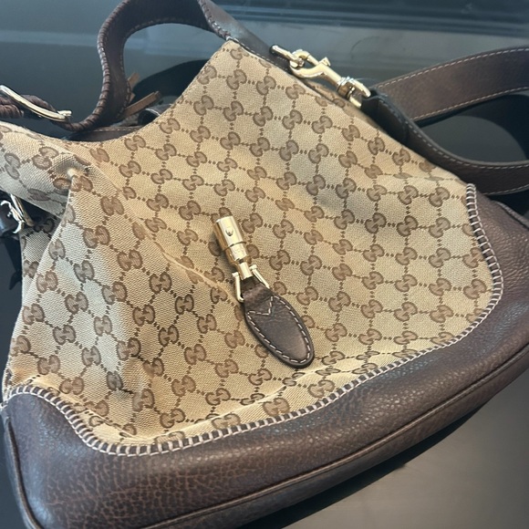 Gucci Beige and Brown Monogram Shoulder Bag - Picture 5 of 10